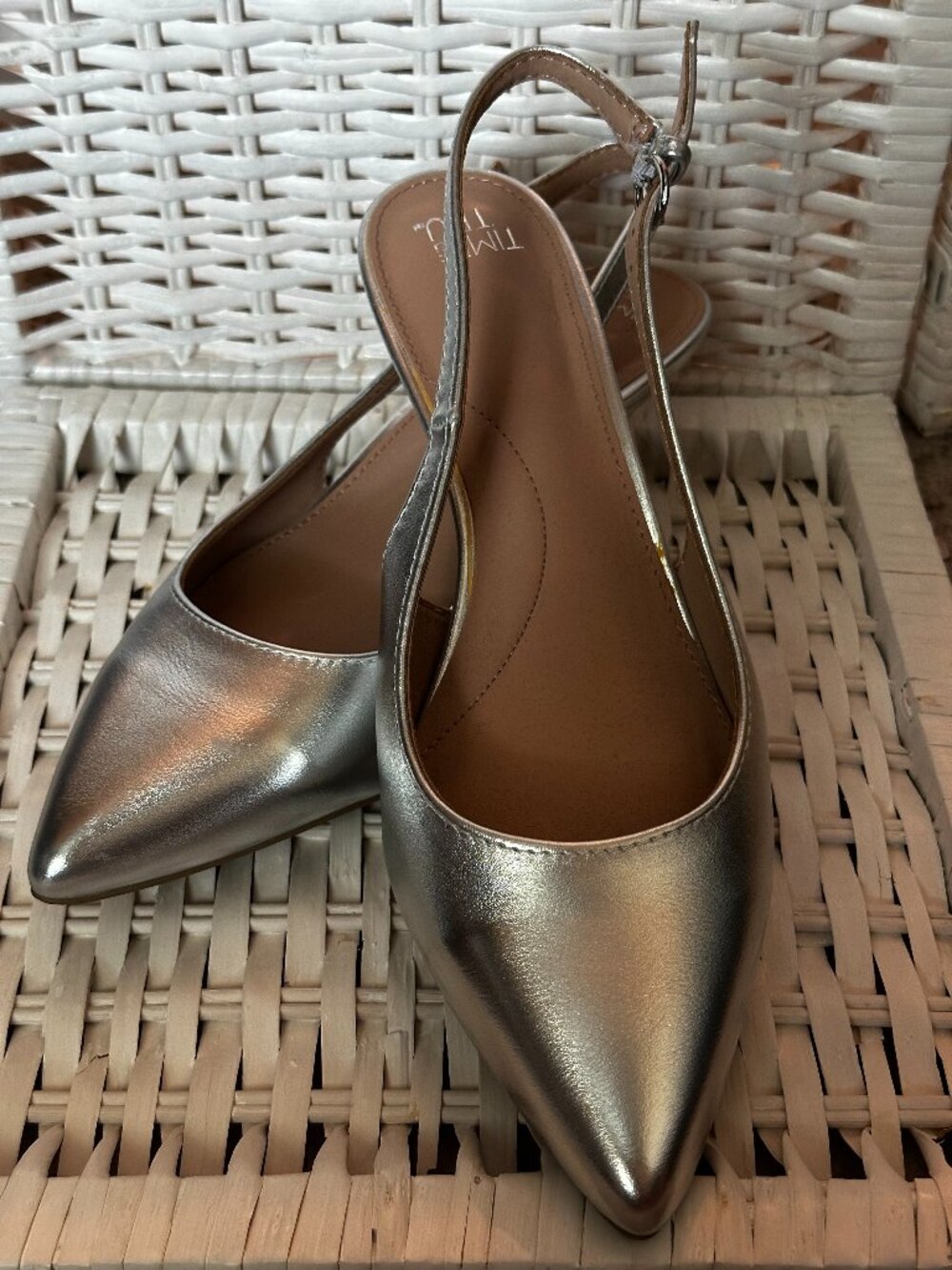 Time and Tru Metallic Silver Pointed Toe Kitten Heel Slingback Pumps Size 8